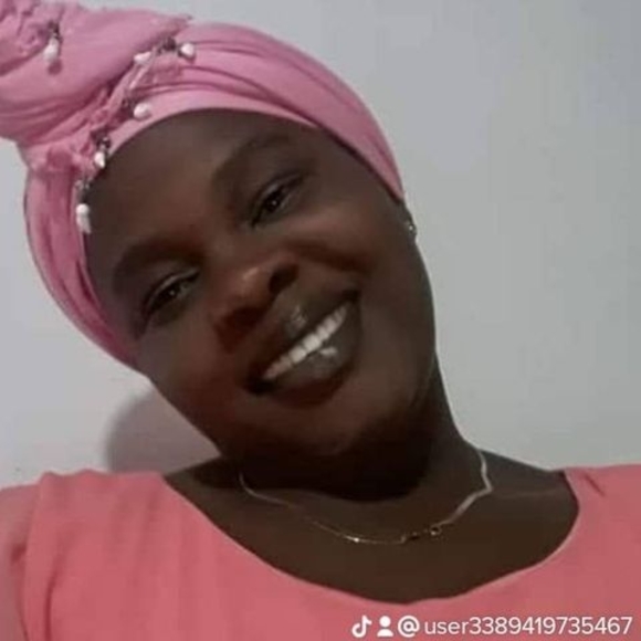 Meet your Posher, Francelene - Picture 1 of 1